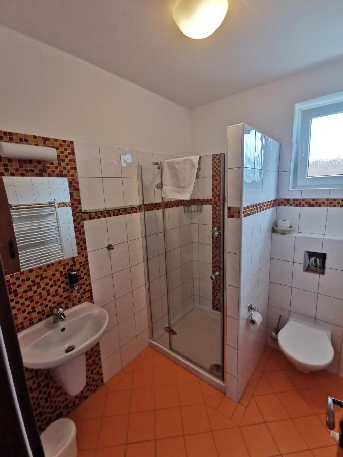 Pension Kiwi Mikulov Dış mekan fotoğraf