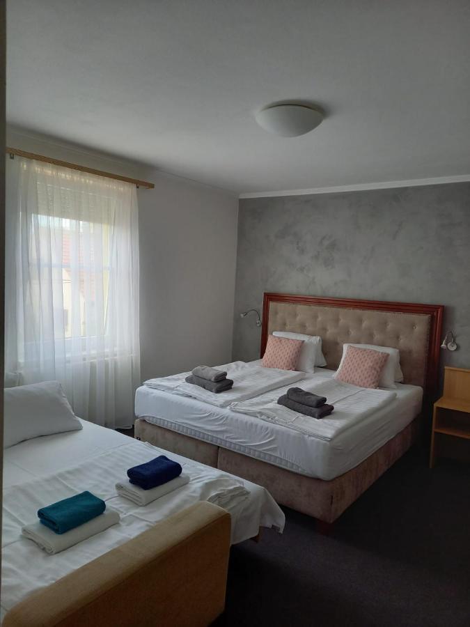 Pension Kiwi Mikulov Dış mekan fotoğraf
