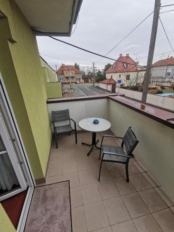 Pension Kiwi Mikulov Dış mekan fotoğraf