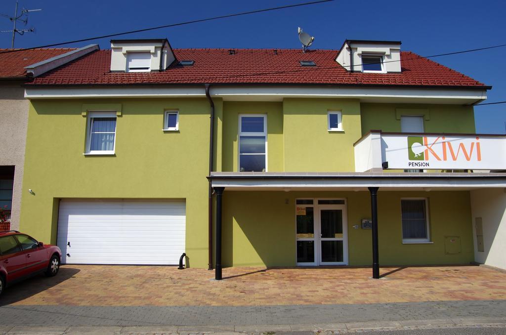 Pension Kiwi Mikulov Dış mekan fotoğraf