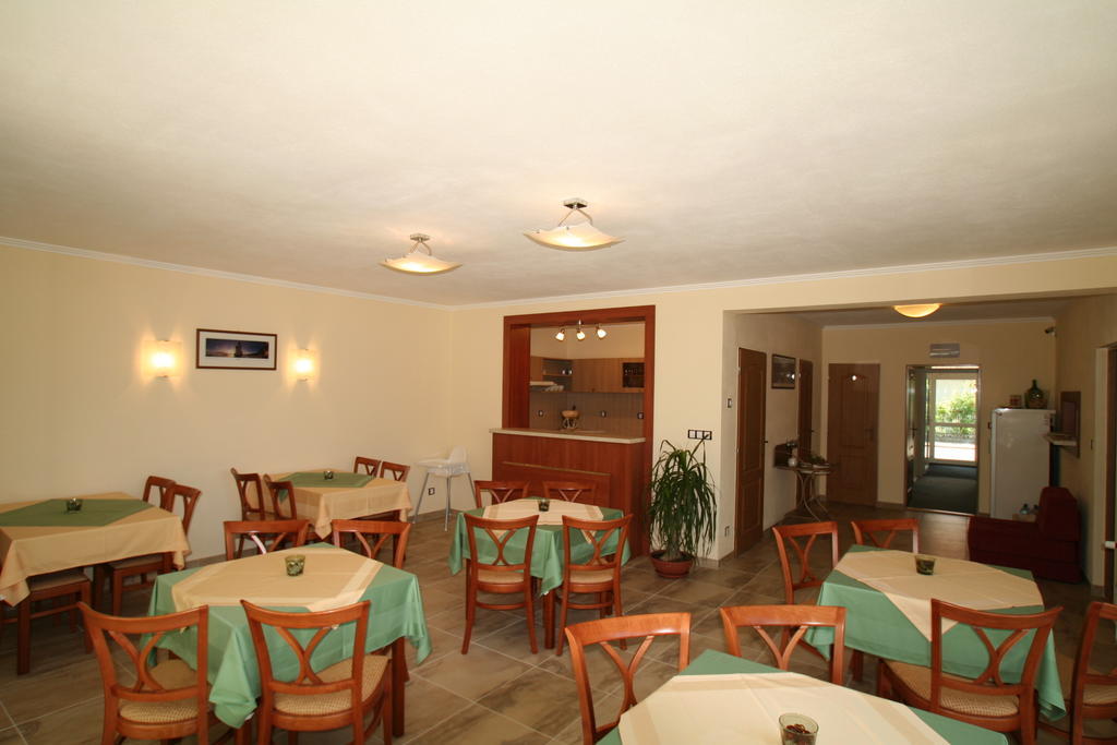 Pension Kiwi Mikulov Dış mekan fotoğraf