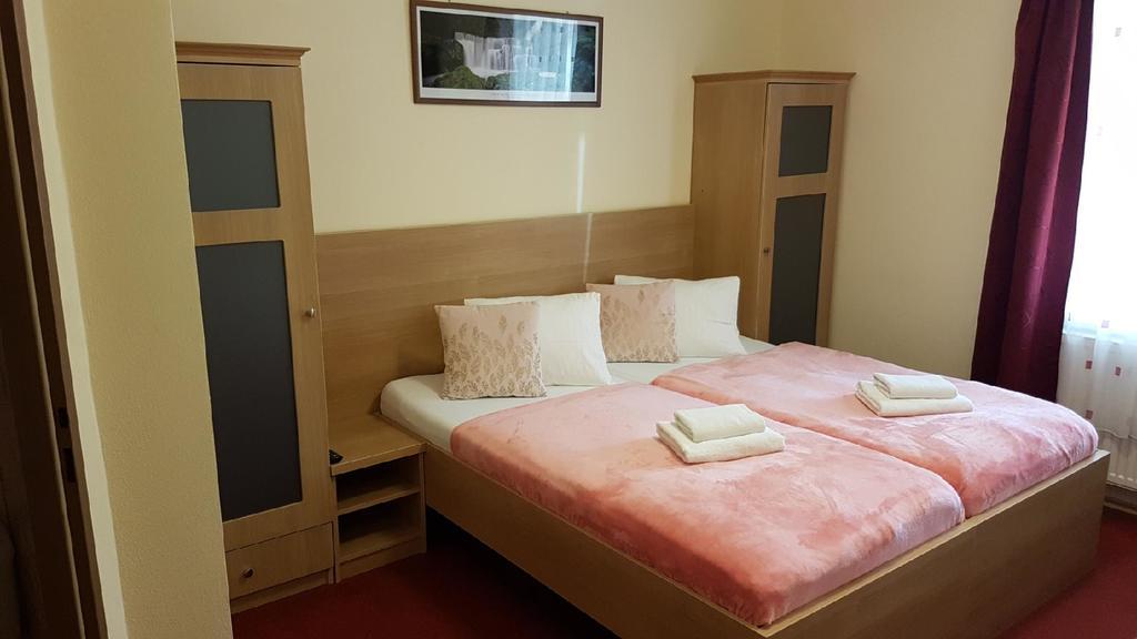 Pension Kiwi Mikulov Dış mekan fotoğraf